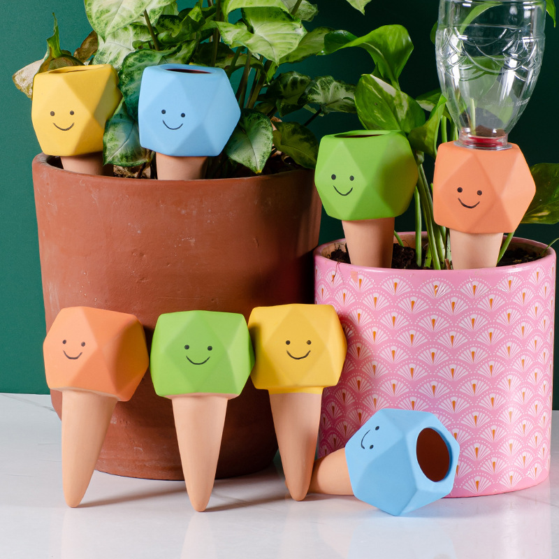 植物散水装置、自動散水プランターインサート、植物自動休暇散水 - Self Watering Insert のレビューと価格
